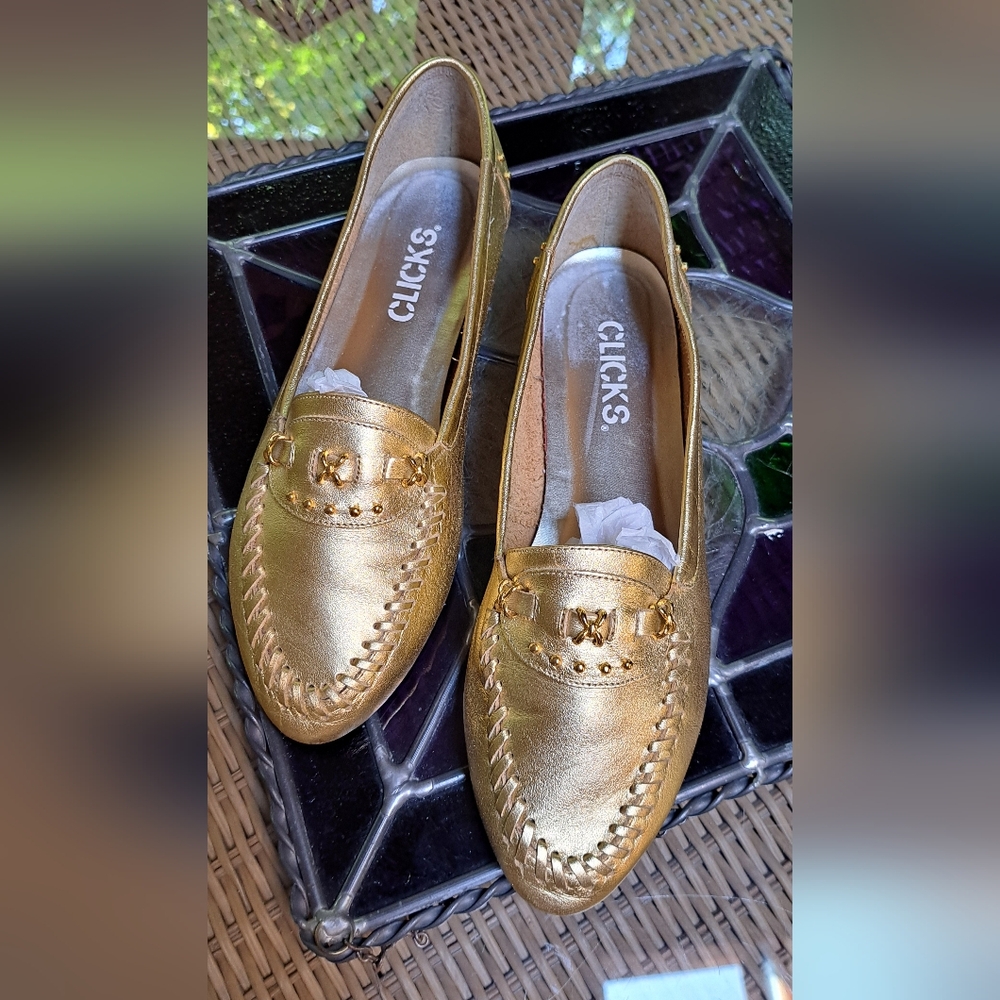 Clicks Gold Women's Loafers With Gold Metal Accents. Size 8